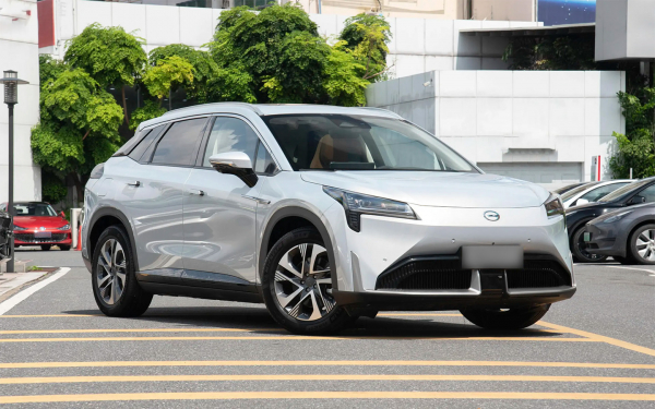 
            Цены на Lada Iskra, рост пошлин для автовладельцев и суд над Mazda. Итоги
        