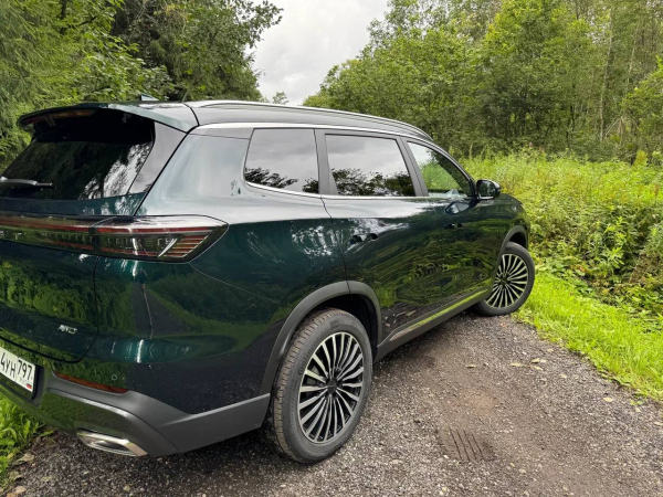 
            Tenet вместо VW. Мы испытали новый кроссовер Т8 калужской сборки
        
