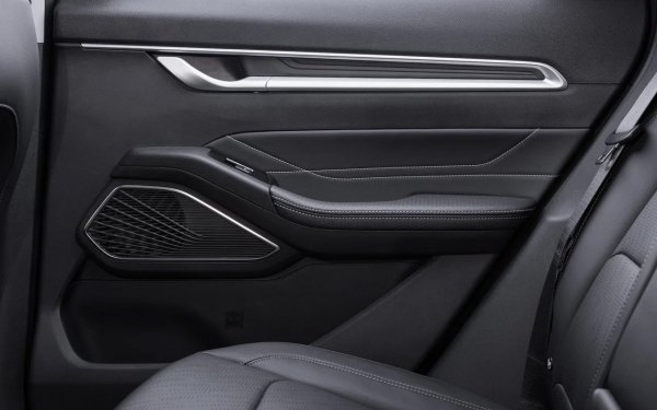 
            Дешевле, но лучше Geely Emgrand. Мы покатались на новом Belgee S50
        
