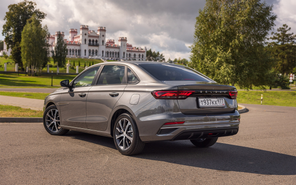 
            Дешевле, но лучше Geely Emgrand. Мы покатались на новом Belgee S50
        