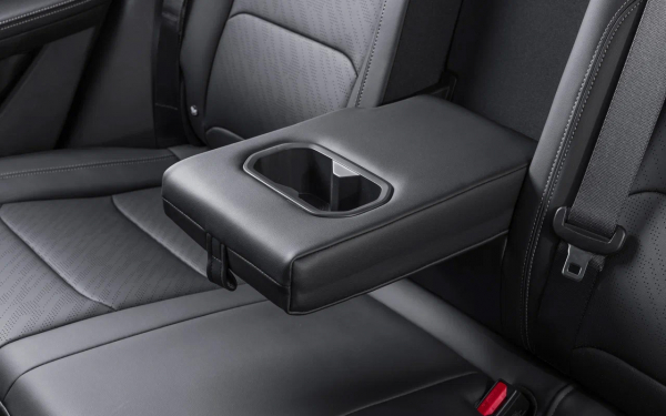 
            Дешевле, но лучше Geely Emgrand. Мы покатались на новом Belgee S50
        