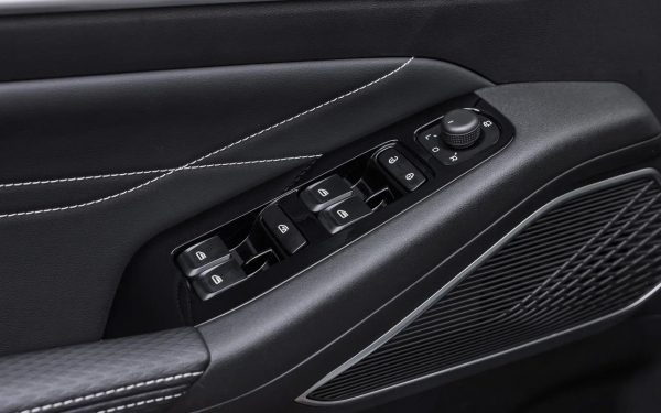 
            Дешевле, но лучше Geely Emgrand. Мы покатались на новом Belgee S50
        