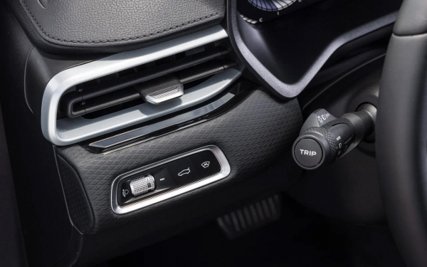 
            Дешевле, но лучше Geely Emgrand. Мы покатались на новом Belgee S50
        