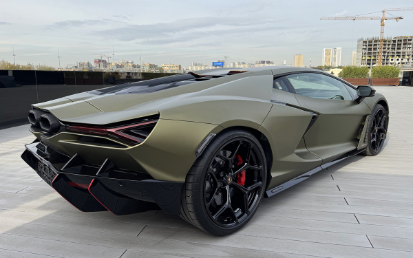 
            Мы оценили Lamborghini Revuelto. Этот гиперкар против законов физики
        