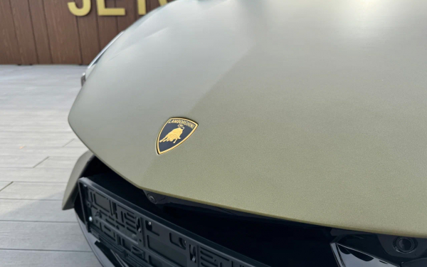 
            Мы оценили Lamborghini Revuelto. Этот гиперкар против законов физики
        