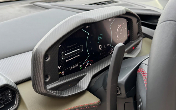 
            Мы оценили Lamborghini Revuelto. Этот гиперкар против законов физики
        