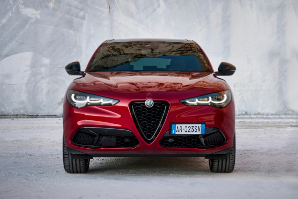 Новые Alfa Romeo Giulia и Stelvio могут получить &laquo;чистый&raquo; ДВС